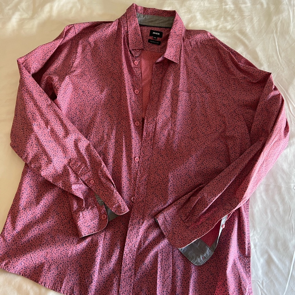 Men’s XXL stylish button down shirt.